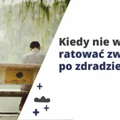 Smutna kobieta siedzi na ławce, odwrócona plecami do mężczyzny. Czy to znak, że zostałem zdradzony przez żonę i nie ma już ratunku?